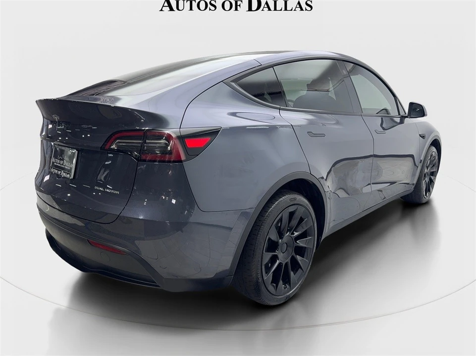 2023 Tesla Model Y - Image 6 of 12