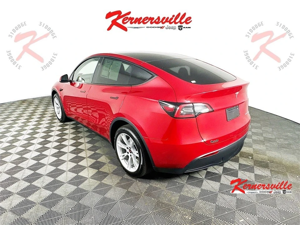 2023 Tesla Model Y - Image 5 of 21