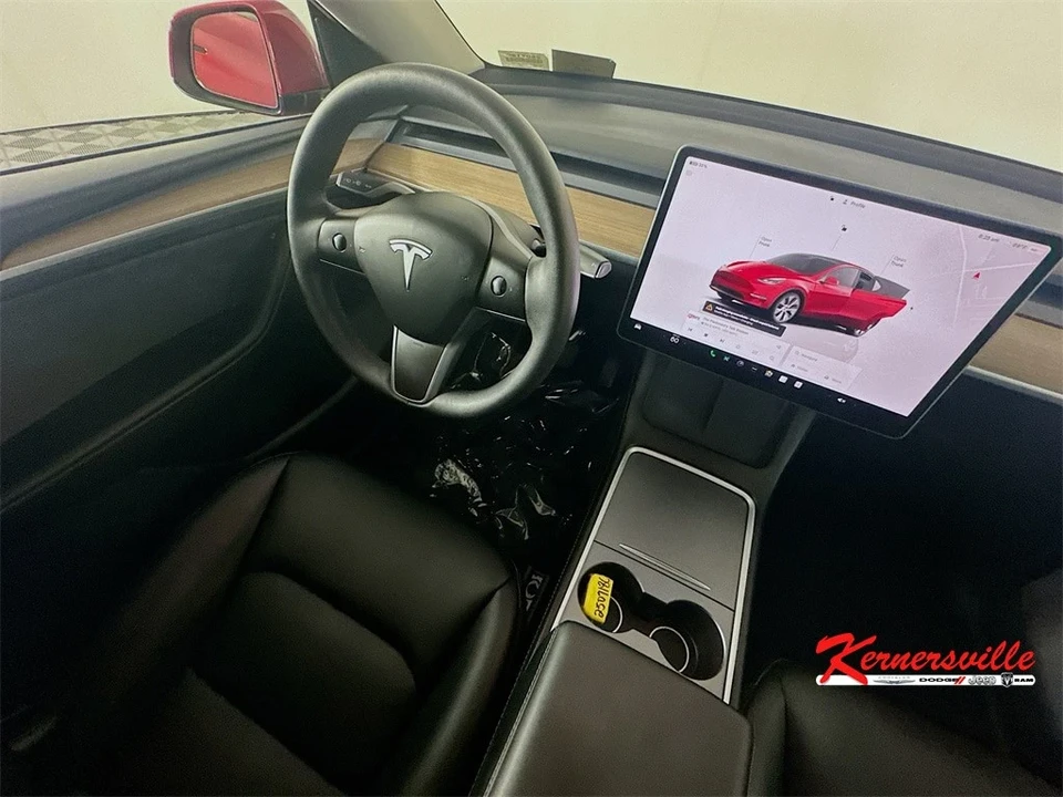 2023 Tesla Model Y - Image 9 of 21