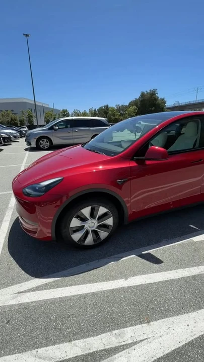 2023 Tesla Model Y - Image 18 of 18