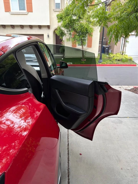 2023 Tesla Model Y - Image 11 of 18