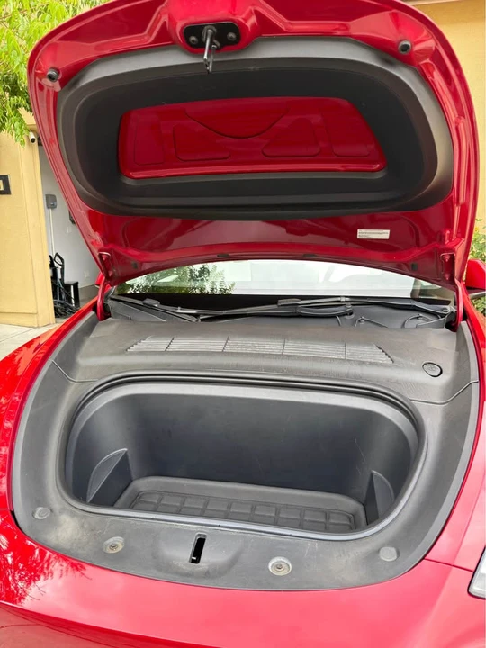 2023 Tesla Model Y - Image 13 of 18