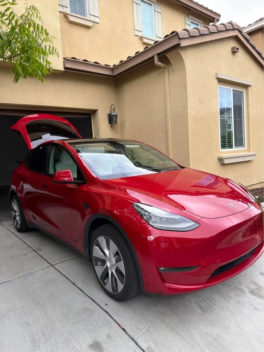 2023 Tesla Model Y - Image 3 of 18