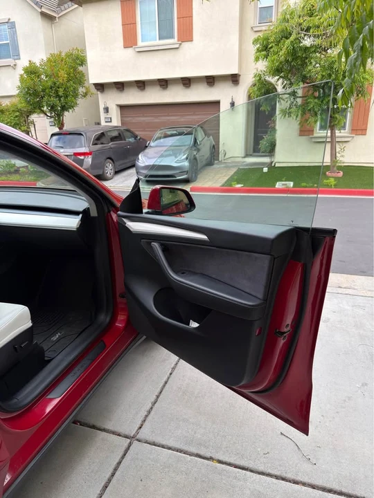 2023 Tesla Model Y - Image 12 of 18
