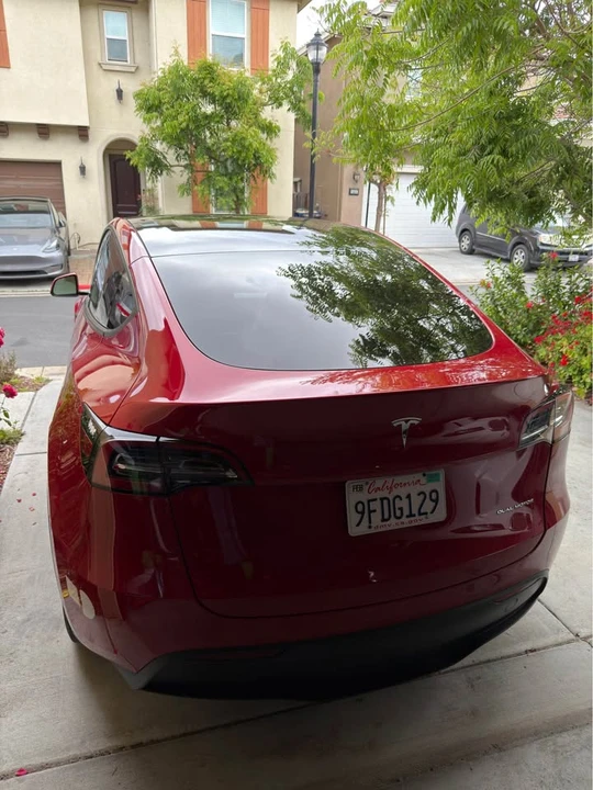 2023 Tesla Model Y - Image 17 of 18