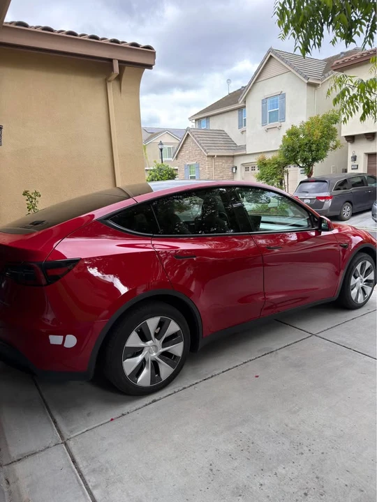 2023 Tesla Model Y - Image 5 of 18