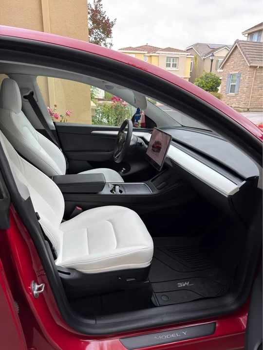 2023 Tesla Model Y - Image 7 of 18