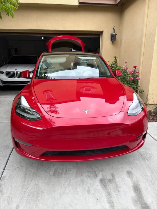 2023 Tesla Model Y - Image 2 of 18