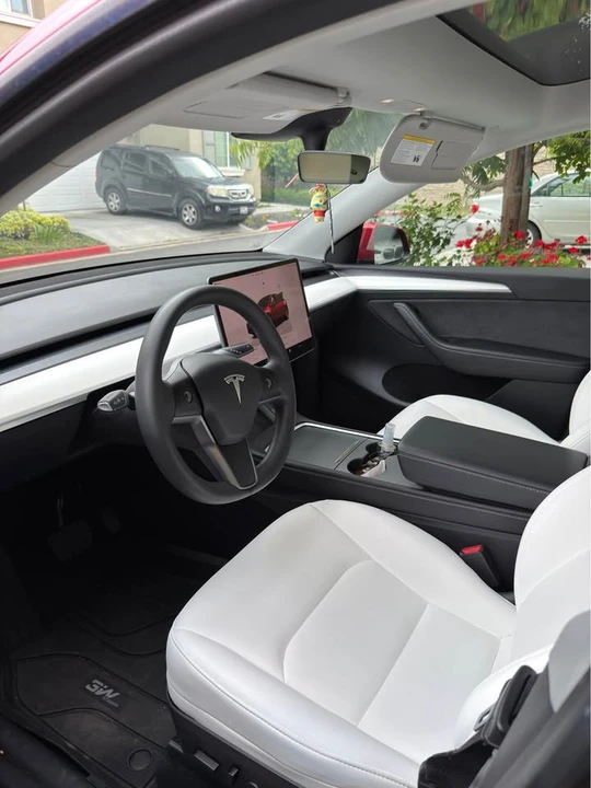 2023 Tesla Model Y - Image 14 of 18
