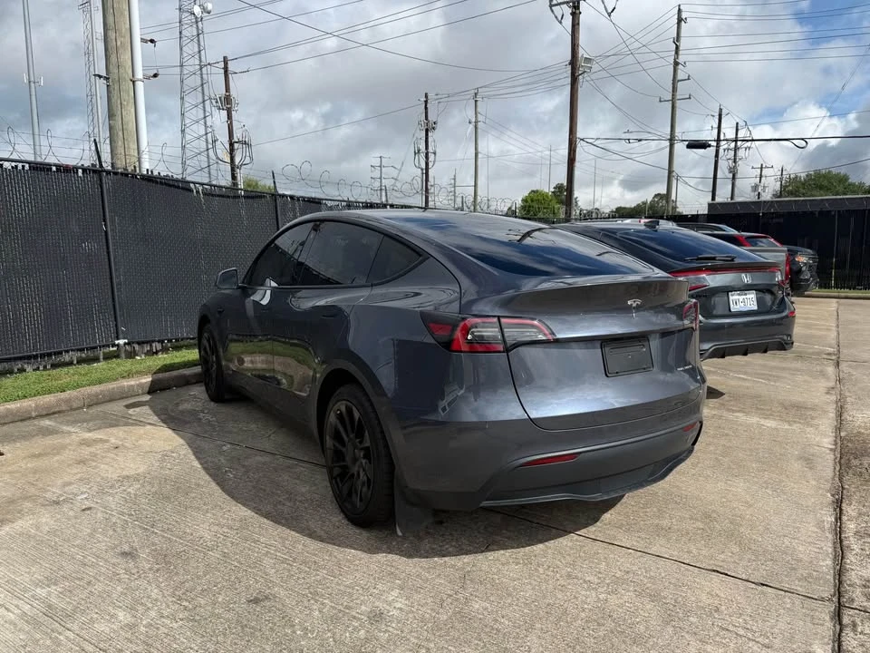 2023 Tesla Model Y - Image 4 of 9