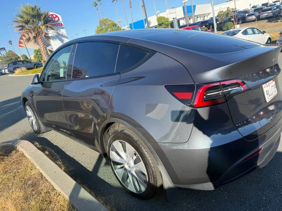 2023 Tesla Model Y - Image 5 of 5