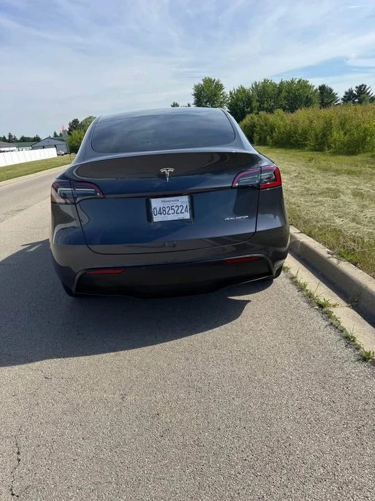 2023 Tesla Model Y - Image 4 of 9