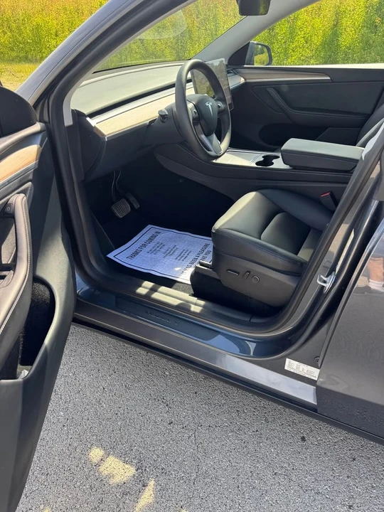 2023 Tesla Model Y - Image 6 of 9