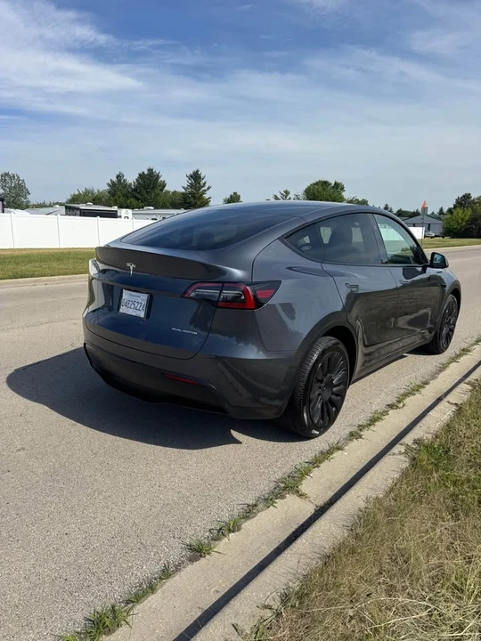 2023 Tesla Model Y - Image 5 of 9