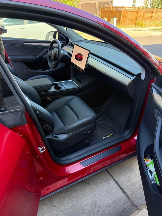 2023 Tesla Model Y - Image 6 of 11