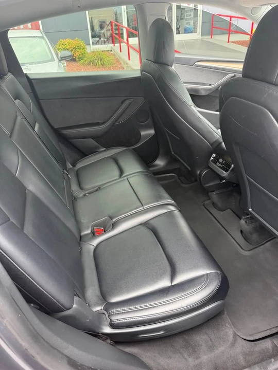 2023 Tesla Model Y - Image 7 of 11