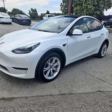 2023 Tesla Model Y Long Range Sport Utility 4D