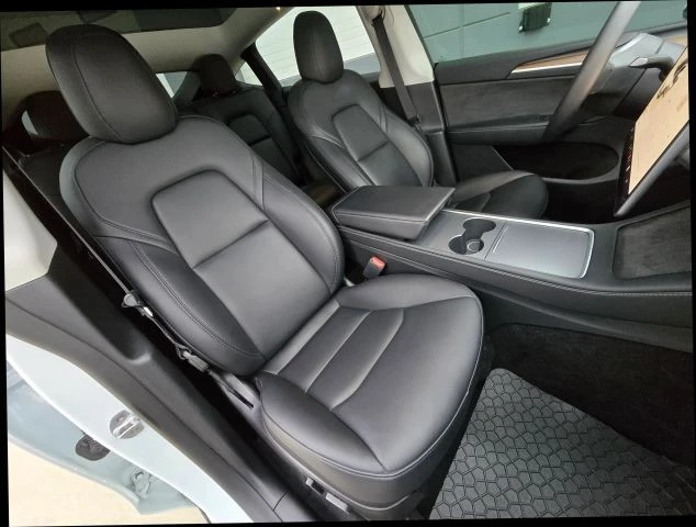 2023 Tesla Model Y - Image 17 of 21