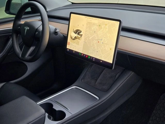 2023 Tesla Model Y - Image 19 of 21