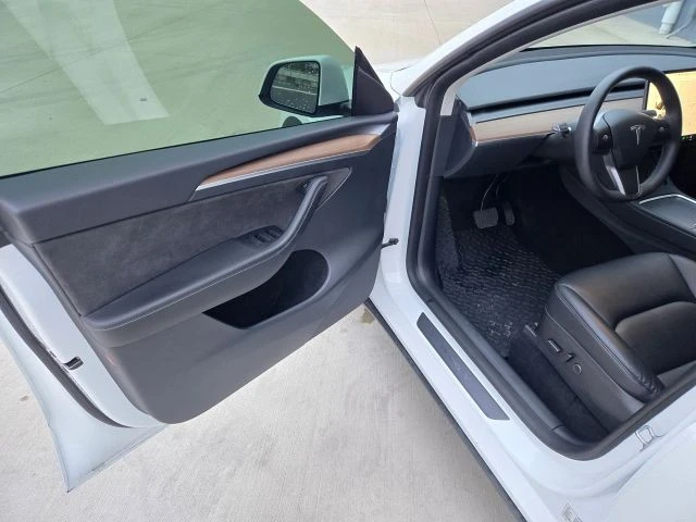 2023 Tesla Model Y - Image 8 of 21