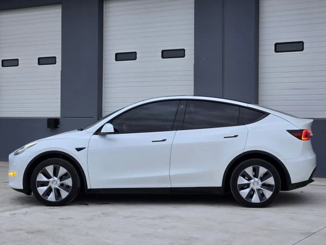 2023 Tesla Model Y - Image 5 of 21