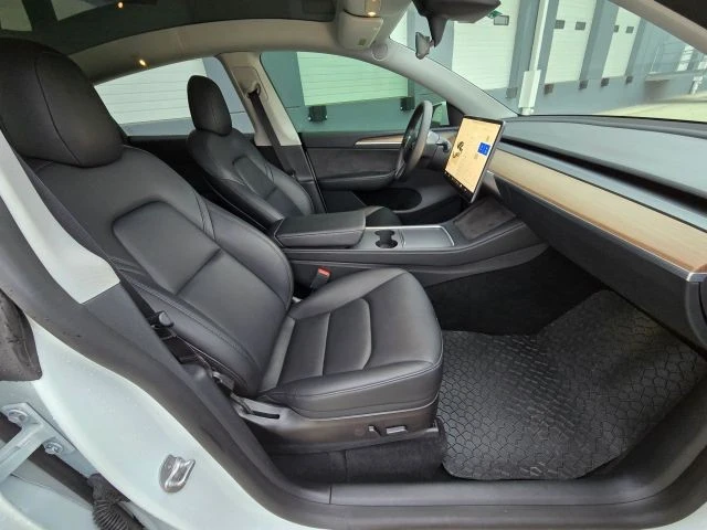 2023 Tesla Model Y - Image 16 of 21