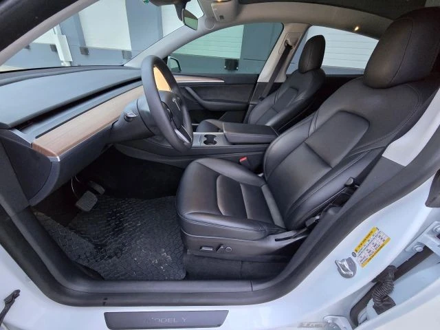 2023 Tesla Model Y - Image 9 of 21