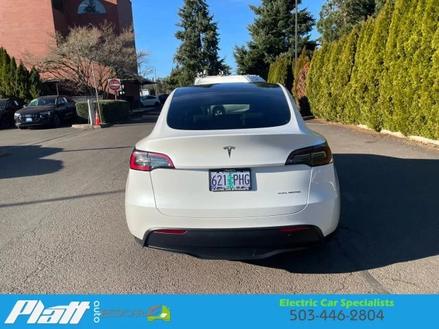 2023 Tesla Model Y - Image 9 of 12