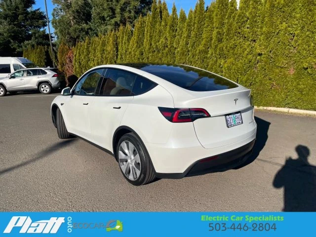 2023 Tesla Model Y - Image 7 of 12