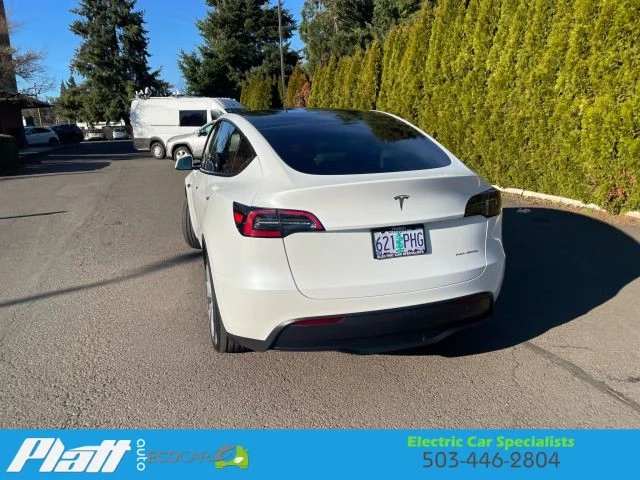 2023 Tesla Model Y - Image 8 of 12