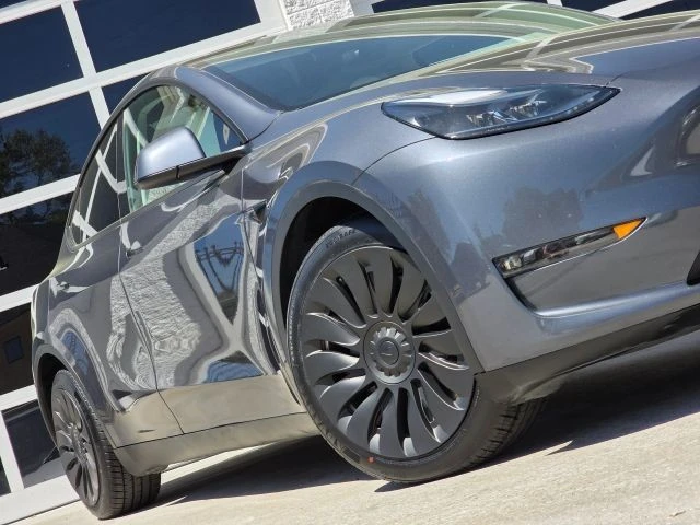 2023 Tesla Model Y - Image 12 of 21