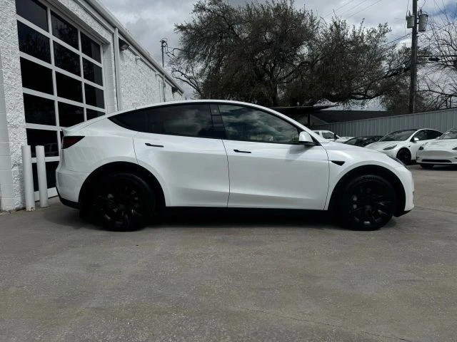 2023 Tesla Model Y - Image 19 of 21