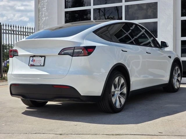 2023 Tesla Model Y - Image 3 of 21