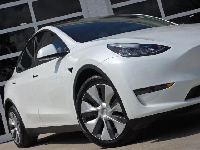 2023 Tesla Model Y - Image 8 of 21