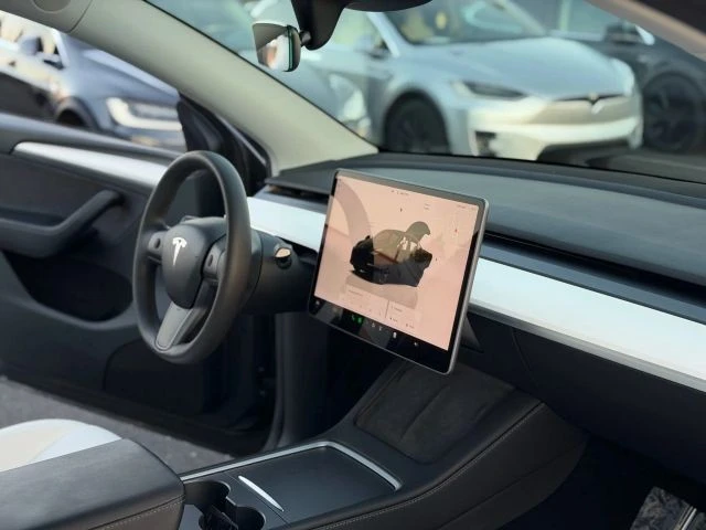 2023 Tesla Model Y - Image 14 of 21