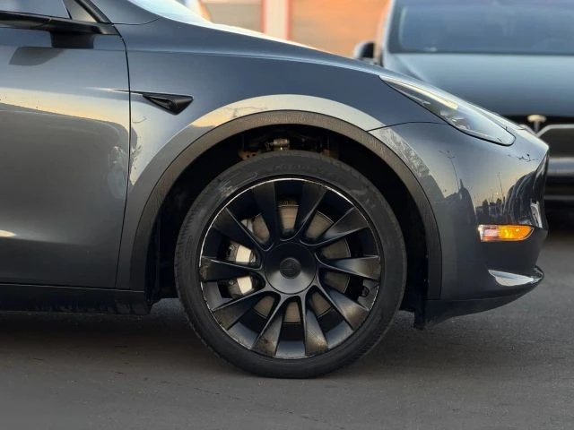 2023 Tesla Model Y - Image 7 of 21