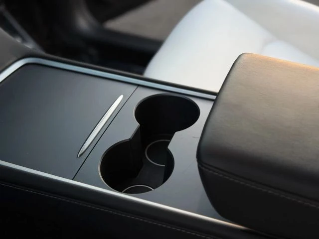 2023 Tesla Model Y - Image 19 of 21