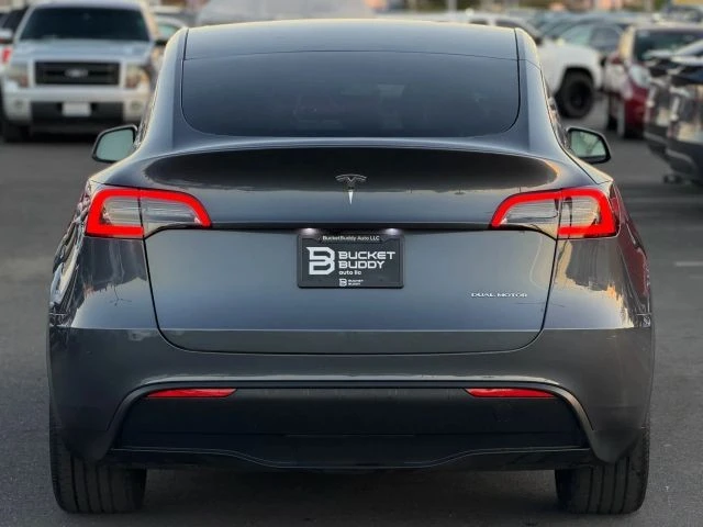 2023 Tesla Model Y - Image 8 of 21