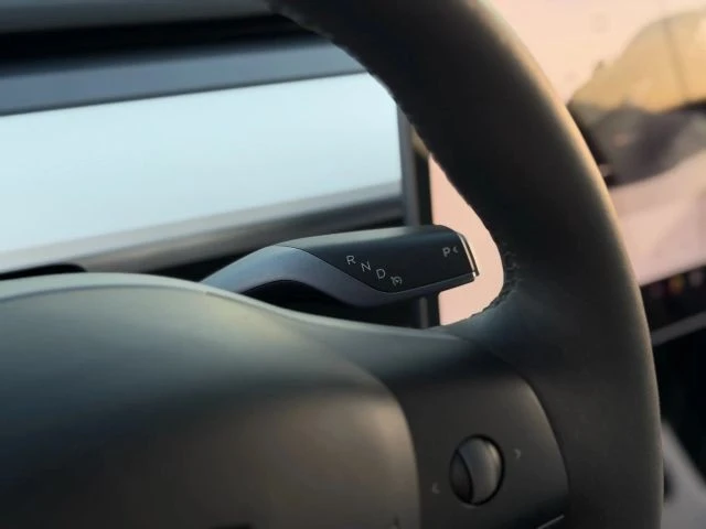 2023 Tesla Model Y - Image 18 of 21