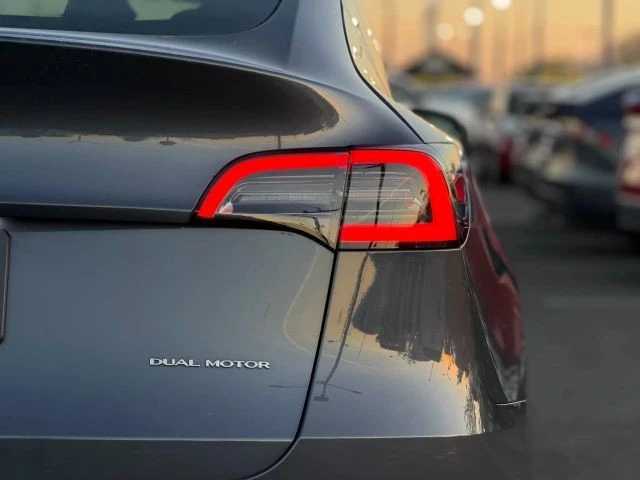 2023 Tesla Model Y - Image 9 of 21