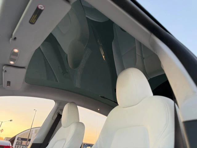 2023 Tesla Model Y - Image 17 of 21