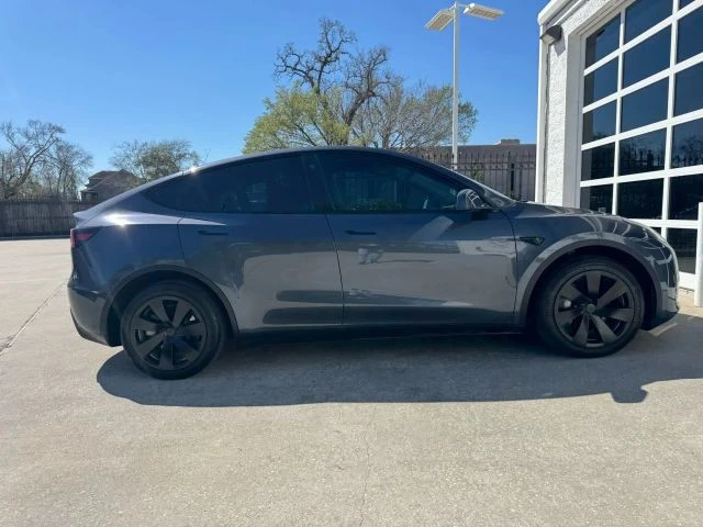 2023 Tesla Model Y - Image 19 of 21