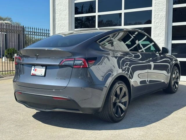 2023 Tesla Model Y - Image 16 of 21