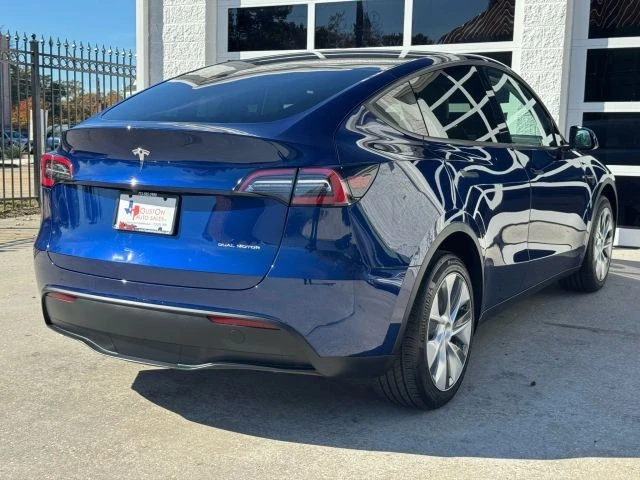 2023 Tesla Model Y - Image 16 of 21