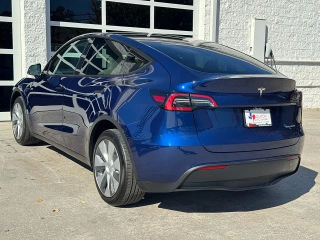 2023 Tesla Model Y - Image 10 of 21