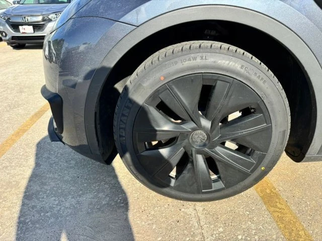 2023 Tesla Model Y - Image 8 of 9