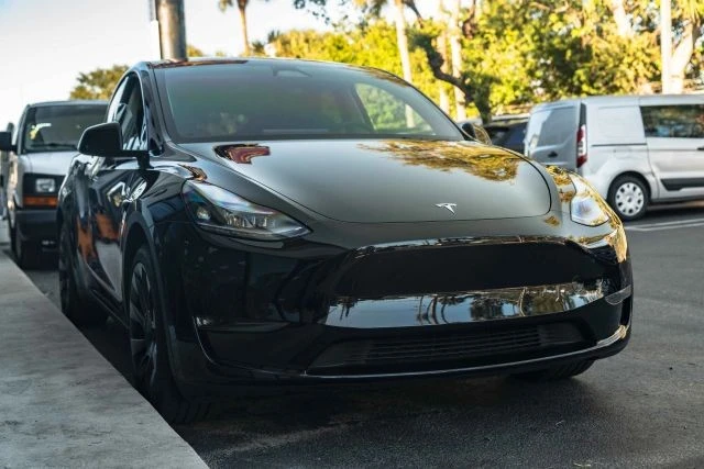 2023 Tesla Model Y - Image 4 of 12