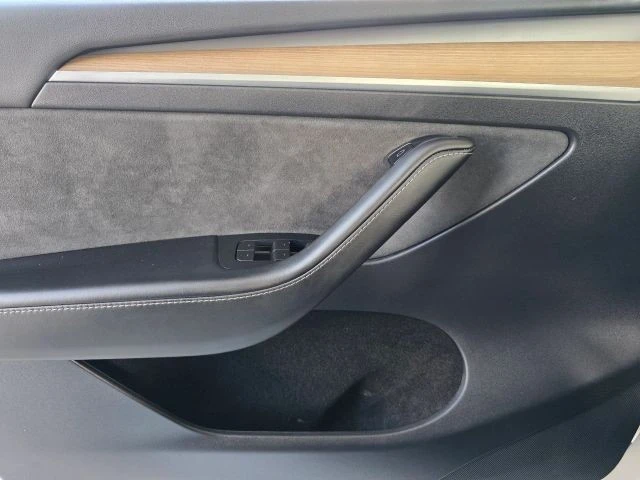 2023 Tesla Model Y - Image 18 of 21