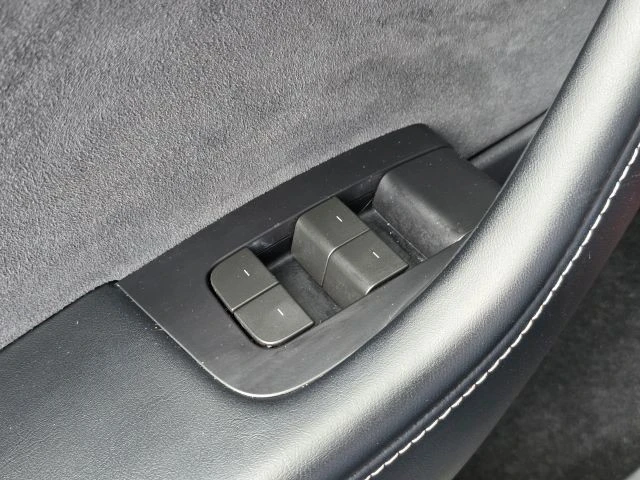 2023 Tesla Model Y - Image 19 of 21