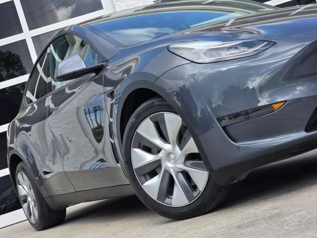 2023 Tesla Model Y - Image 8 of 21